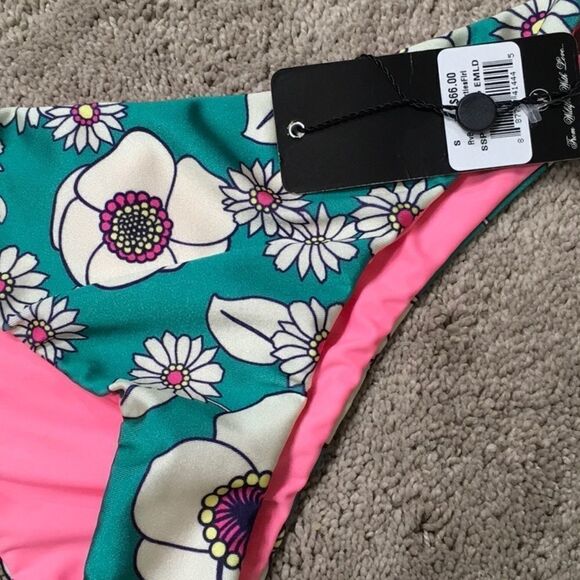WILDFOX 60’s Brazilian floral reversible bikini. S-top/L-bottoms - Picture 6 of 9